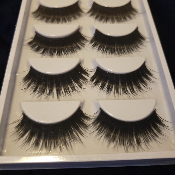 🍁2 for $8, 3 for $10...🍁False Lashes 5 Pair - Picture 2 of 6
